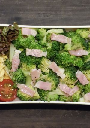 ブロッコリーとベーコンのコンソメ味丼弁当-レシピのメイン写真