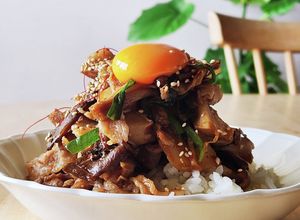 豚バラキムチスタミナきのこ丼☆今日の夕食-レシピのメイン写真