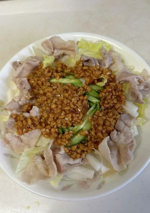 冷しゃぶサラダに。納豆ドレッシング-レシピのメイン写真