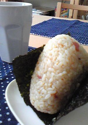 大好き♡ごまごま梅おにぎり-レシピのメイン写真