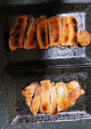 切った時に鶏の皮が剥がれないチキンソテー-レシピのメイン写真