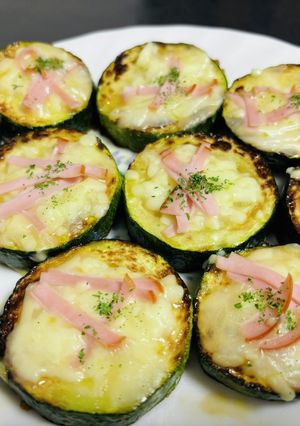 デカズッキーニのチーズ焼き-レシピのメイン写真