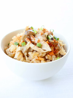 炊飯釜で手軽【鶏とキノコの炊き込みご飯】-レシピのメイン写真