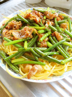 豚三枚肉とにんにくの芽の炒め物-レシピのメイン写真