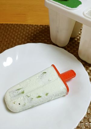 ★低糖質！キウイ入りクリームアイスバー♪-レシピのメイン写真