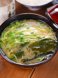 相性抜群♡かいわれ大根のお味噌汁-レシピのメイン写真