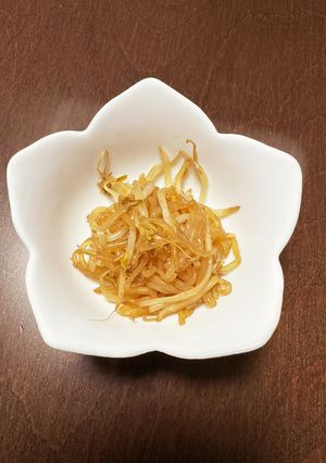 副菜100円以下！もやしと糸蒟蒻の炒め物-レシピのメイン写真