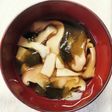 白だしで*椎茸エリンギ ワカメのお吸い物