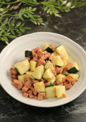簡単！ズッキーニとスパムのマヨ醤油炒め-レシピのメイン写真