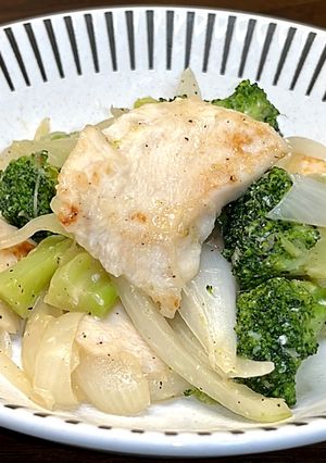 鶏肉とブロッコリーのしょうが炒め-レシピのメイン写真