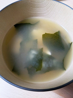 ワカメと豆腐の味噌汁-レシピのメイン写真