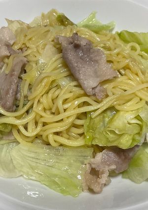 暑い日にサッパリ！塩レタス焼きそば♫-レシピのメイン写真