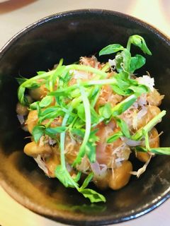 毎日の納豆●かつお節&豆苗添え-レシピのメイン写真
