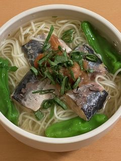 【そうめんアレンジ】鯖の水煮と梅そうめん-レシピのメイン写真