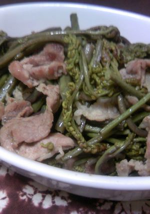 簡単☆わらびと豚肉炒め-レシピのメイン写真