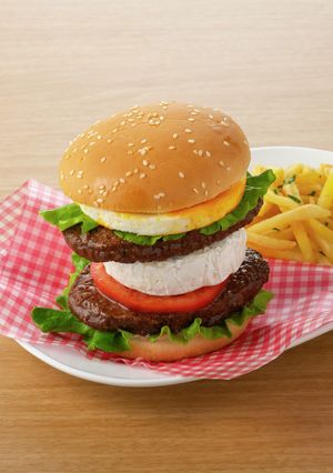 チキンハンバーグで月見バーガー-レシピのメイン写真