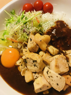 金曜カレープレート●鶏肉のバジル炒め盛り-レシピのメイン写真