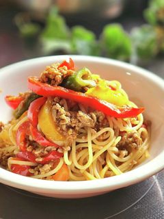パプリカたっぷりミートソースパスタ♪夏-レシピのメイン写真