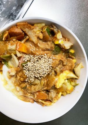 お一人様野菜たっぷりトマト旨辛味親子丼風-レシピのメイン写真