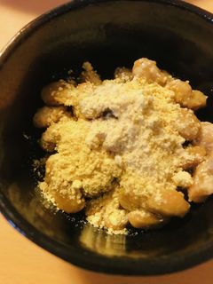 毎日の納豆●きな粉と&てんさい糖(砂糖)-レシピのメイン写真
