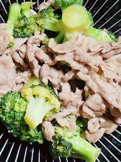 豚肉とブロッコリーのチーズ炒め-レシピのメイン写真