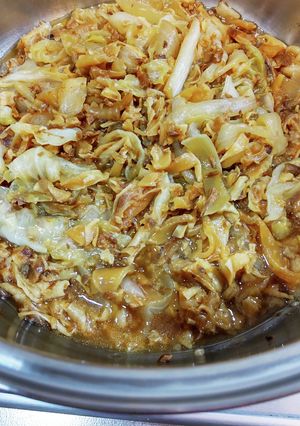 鍋　簡単しょうゆ玉ねぎキャベ牛すじ煮込み-レシピのメイン写真