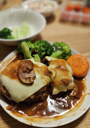 娘の手作りハンバーグ(4人分)-レシピのメイン写真