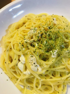 カマンベールチーズを溶かしたチーズパスタ-レシピのメイン写真