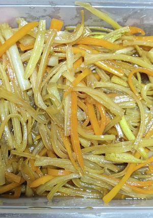 ウドのすべてを使う　きんぴらウド-レシピのメイン写真