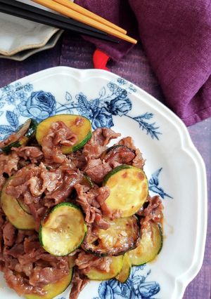 ズッキーニと牛肉のピリ辛炒め-レシピのメイン写真