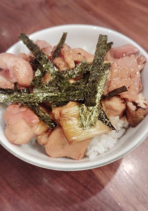 バーナーで本格的！焼き鳥丼-レシピのメイン写真