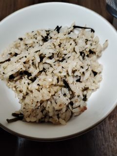 絶品♪♪わかめとジャコの炊き込みご飯 by 嵐の松潤が大好き
