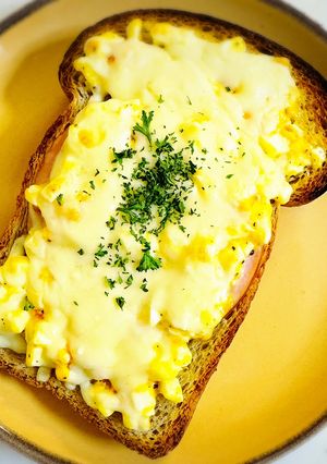 朝食ランチ♡ハムゆで卵マヨチーズトースト-レシピのメイン写真