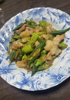 牛ホルモン腸とししとうオクラ炒め-レシピのメイン写真