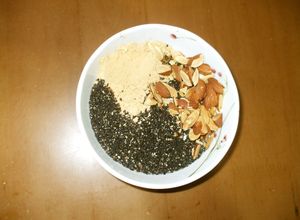 黒胡麻アーモンドヨーグルト♪簡単-レシピのメイン写真