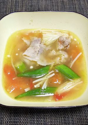 さっぱり!トマトとおくらの豚汁-レシピのメイン写真