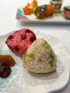 お子様おにぎり②レタスと胡麻おにぎり-レシピのメイン写真