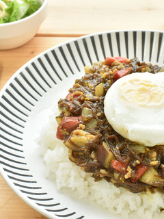 夏野菜でもずくのキーマカレー-レシピのメイン写真