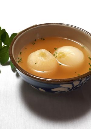 【4月】丸ごと！新玉ねぎスープ-レシピのメイン写真