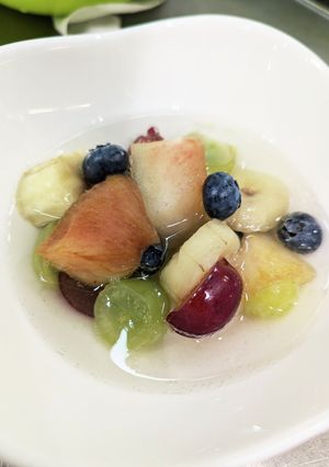 桃入りフルーツポンチ。サイダー仕上げ！-レシピのメイン写真