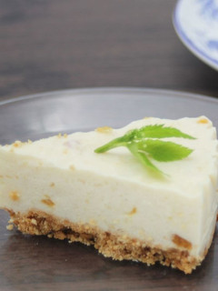 豆腐のレアチーズ風ケーキ【梅酒の実】-レシピのメイン写真