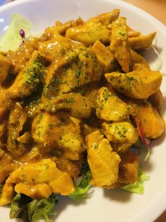 鶏肉のカレーペースト炒めのサラダプレート-レシピのメイン写真