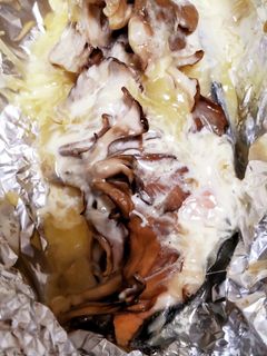 鮭のマヨチーズホイル焼き♪包みを開けたら-レシピのメイン写真