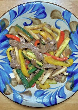 夏の食欲増進☆牛バラ肉の彩り炒め-レシピのメイン写真