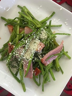 台湾野菜!水蓮菜とベーコンのオリーブ炒め-レシピのメイン写真