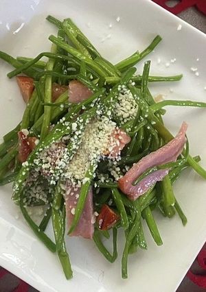 台湾野菜！水蓮菜とベーコンのオリーブ炒め-レシピのメイン写真