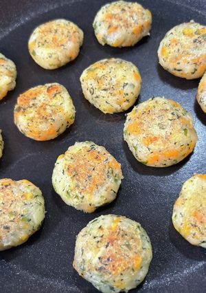 《離乳食》野菜たっぷりおやき-レシピのメイン写真