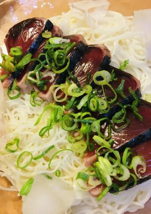 冷やし素麺●カツオのたたきトッピング-レシピのメイン写真