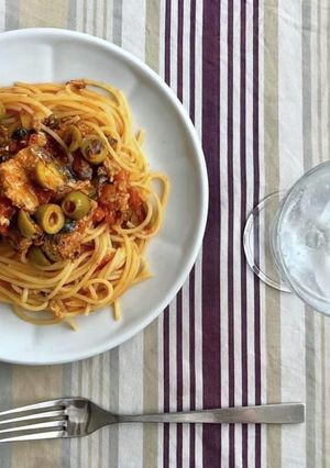 サバとオリーブのトマト煮込みのパスタ-レシピのメイン写真