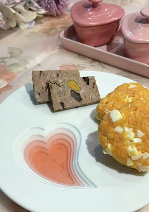 お子様おにぎり⑦ケチャップ&卵サラダ-レシピのメイン写真